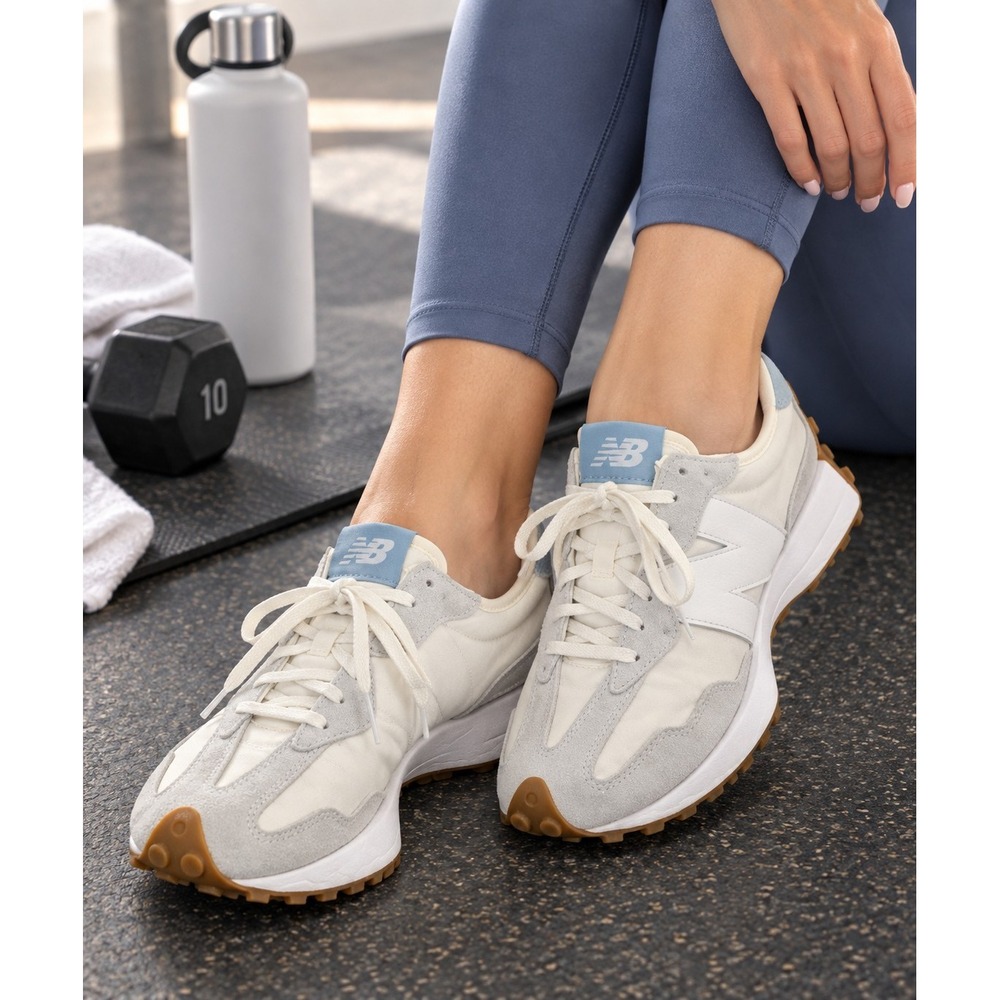 New Balance 327 Women's 9.5 Gray Blue WS327FRC Gum Sole Sneakers GUC